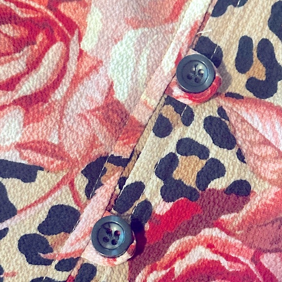 Small Lularoe Shannah button down top - leopard print with pink roses - Picture 3 of 5